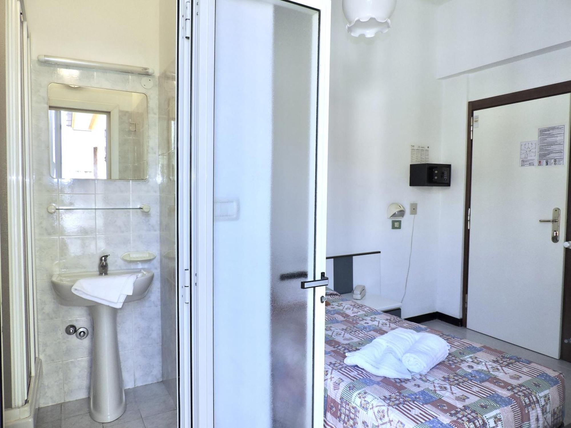 Hotel Villa Chiara Финале Лигуре Экстерьер фото